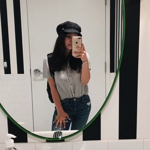 Meet your Posher, Alicia